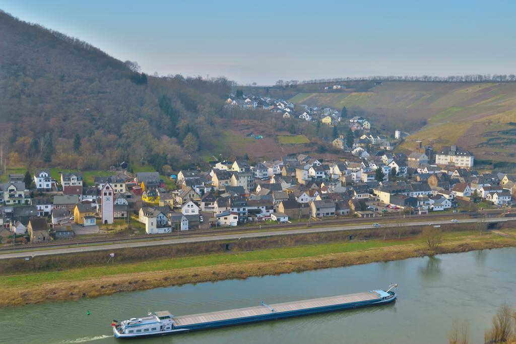 Ferienwohnungen Haus Am Wuerzlaysteig Lehmen Eksteriør bilde
