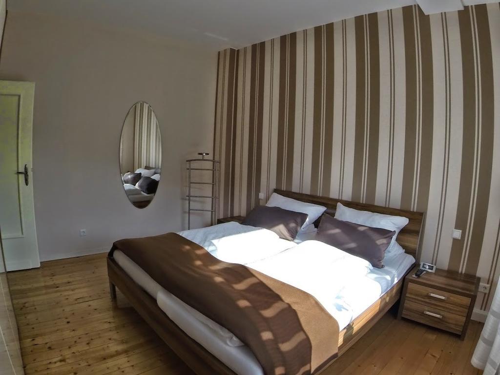 Ferienwohnungen Haus Am Wuerzlaysteig Lehmen Rom bilde